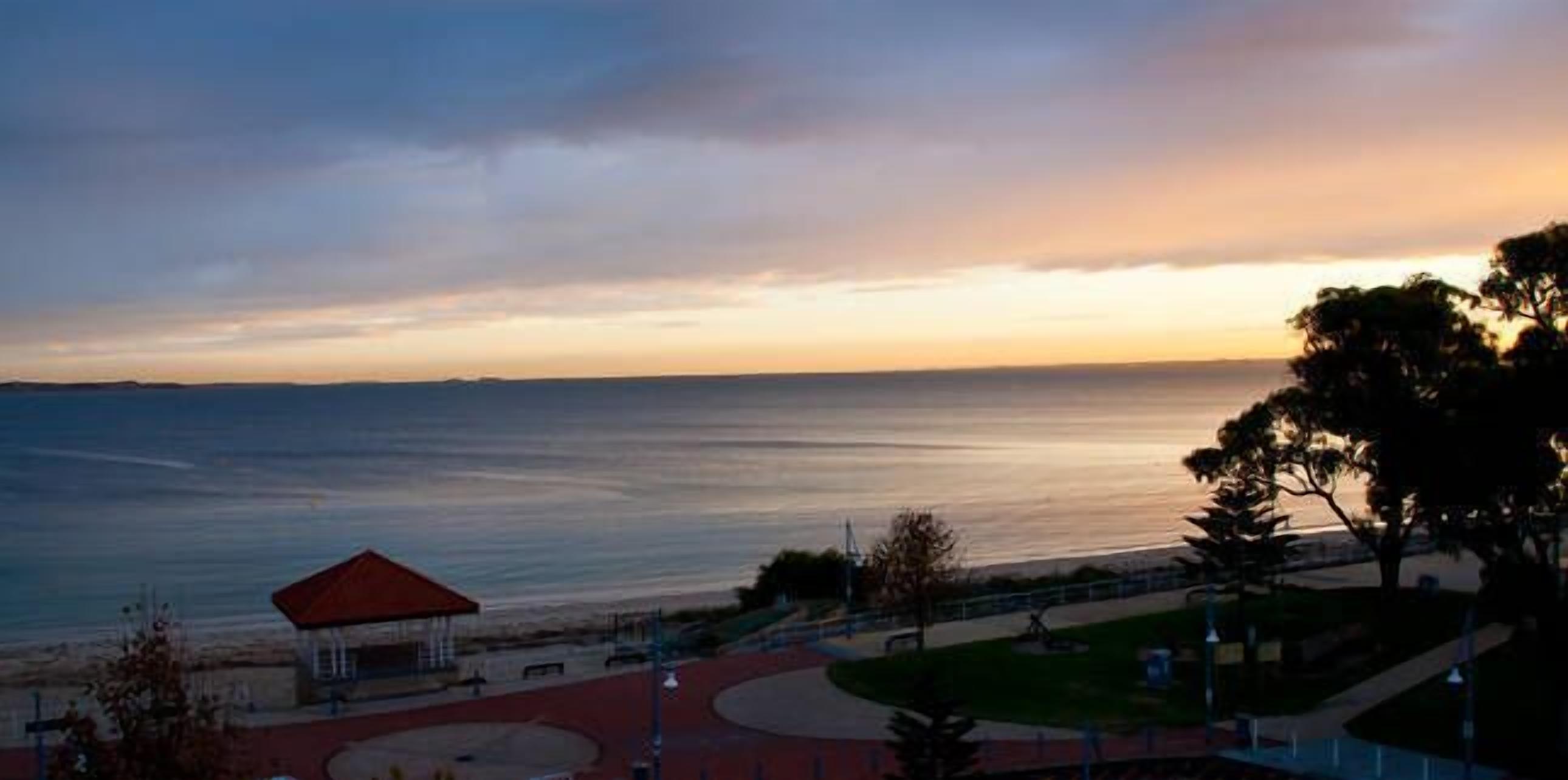 Boardwalk By The Beach with Free Wi-Fi