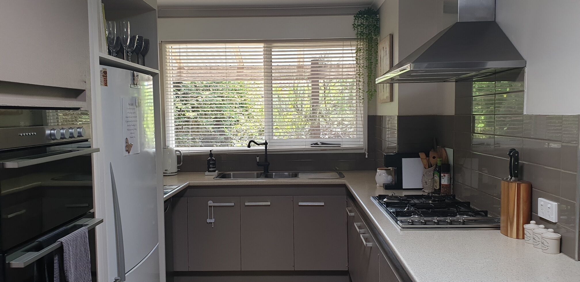 Large Modern 4-bedroom house, Located near the Town Centre.