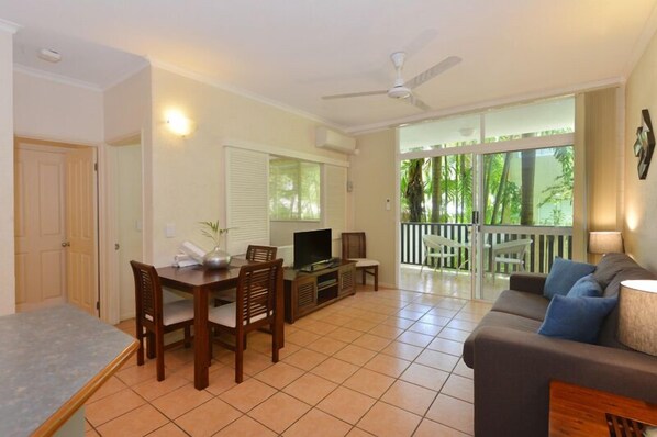 Living area - Seascape Holidays Apartments at Tropic Sands One Bedroom (Douglas)