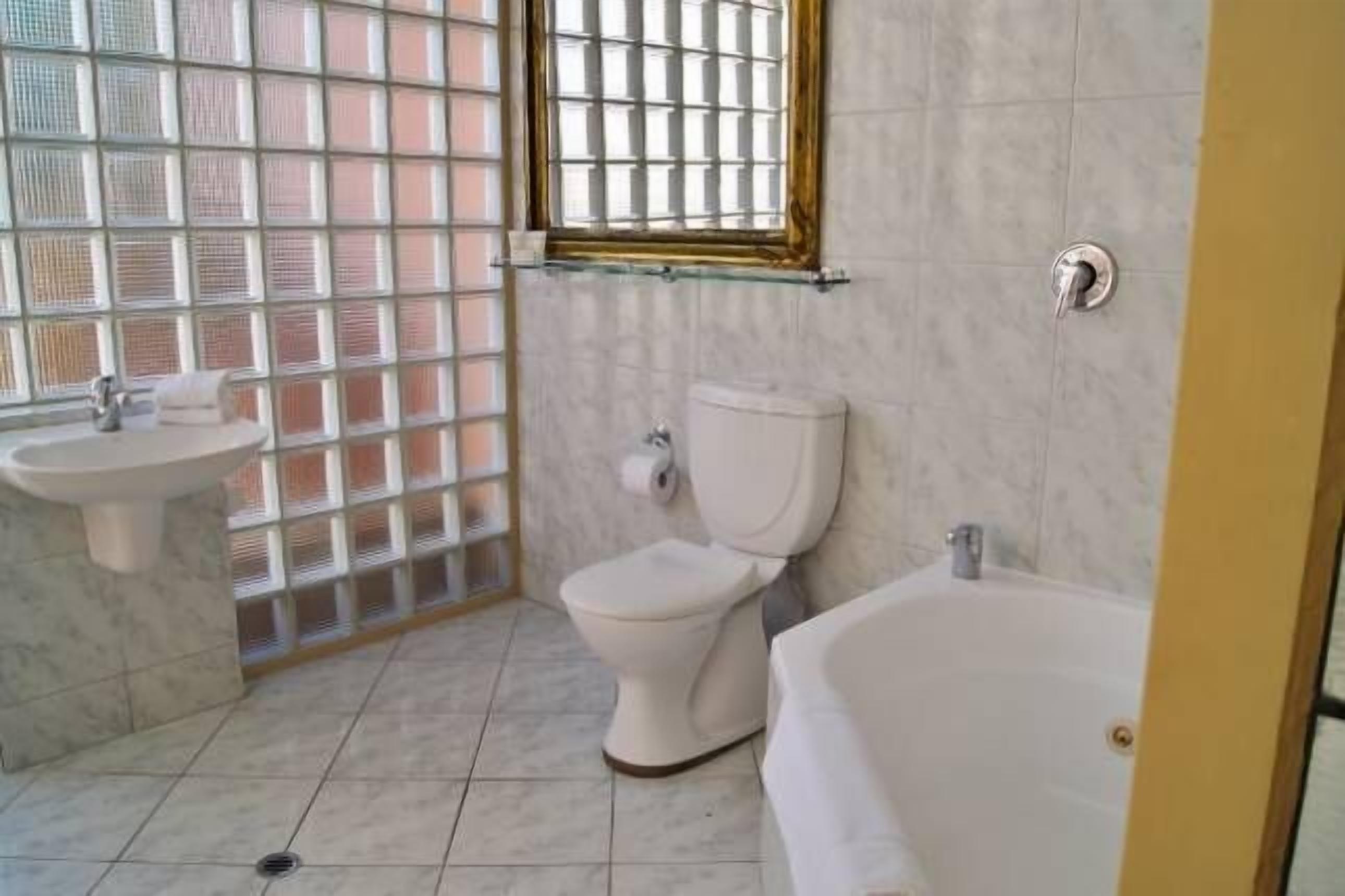 Fire Station Inn - 1 bedroom spa suite (Loggia)