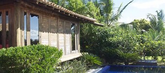 Scenic Waterfront Villa - Overflow Pool & Tropical Landscape