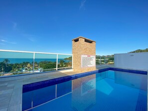 حمّام سباحة خارجي