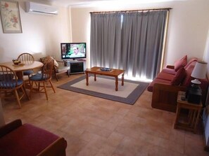 Smart TV, lettore DVD, impianto stereo