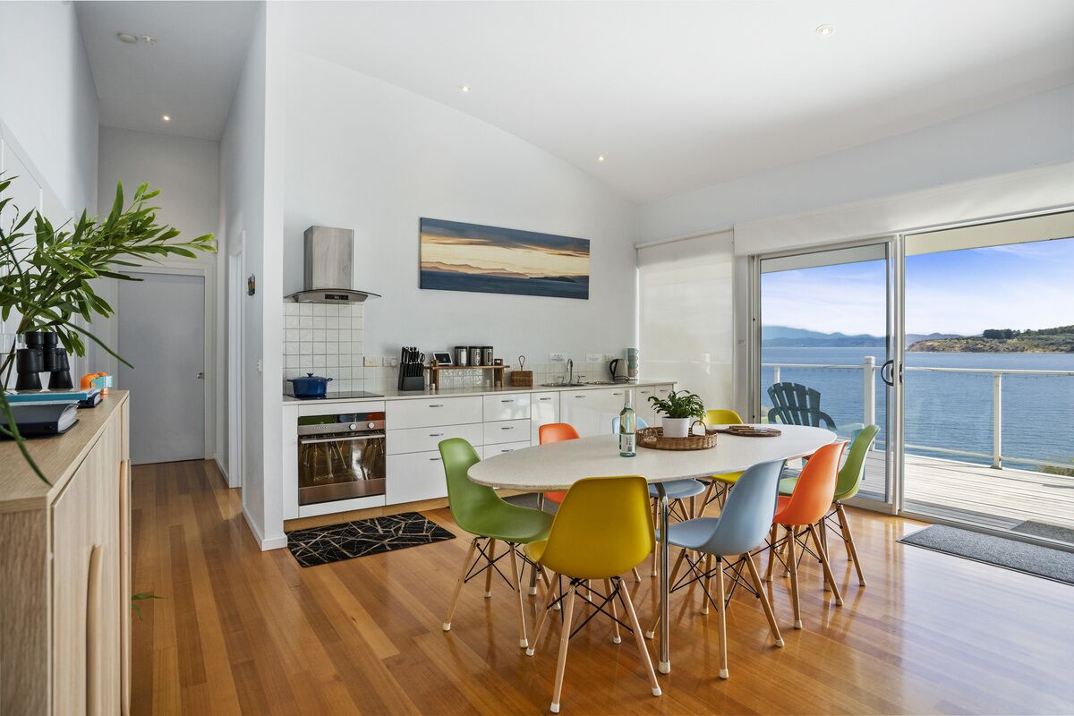 Dolphin View Beach House — image 15