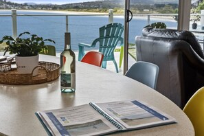 Dining - Dolphin View Beach House (Primrose Sands)