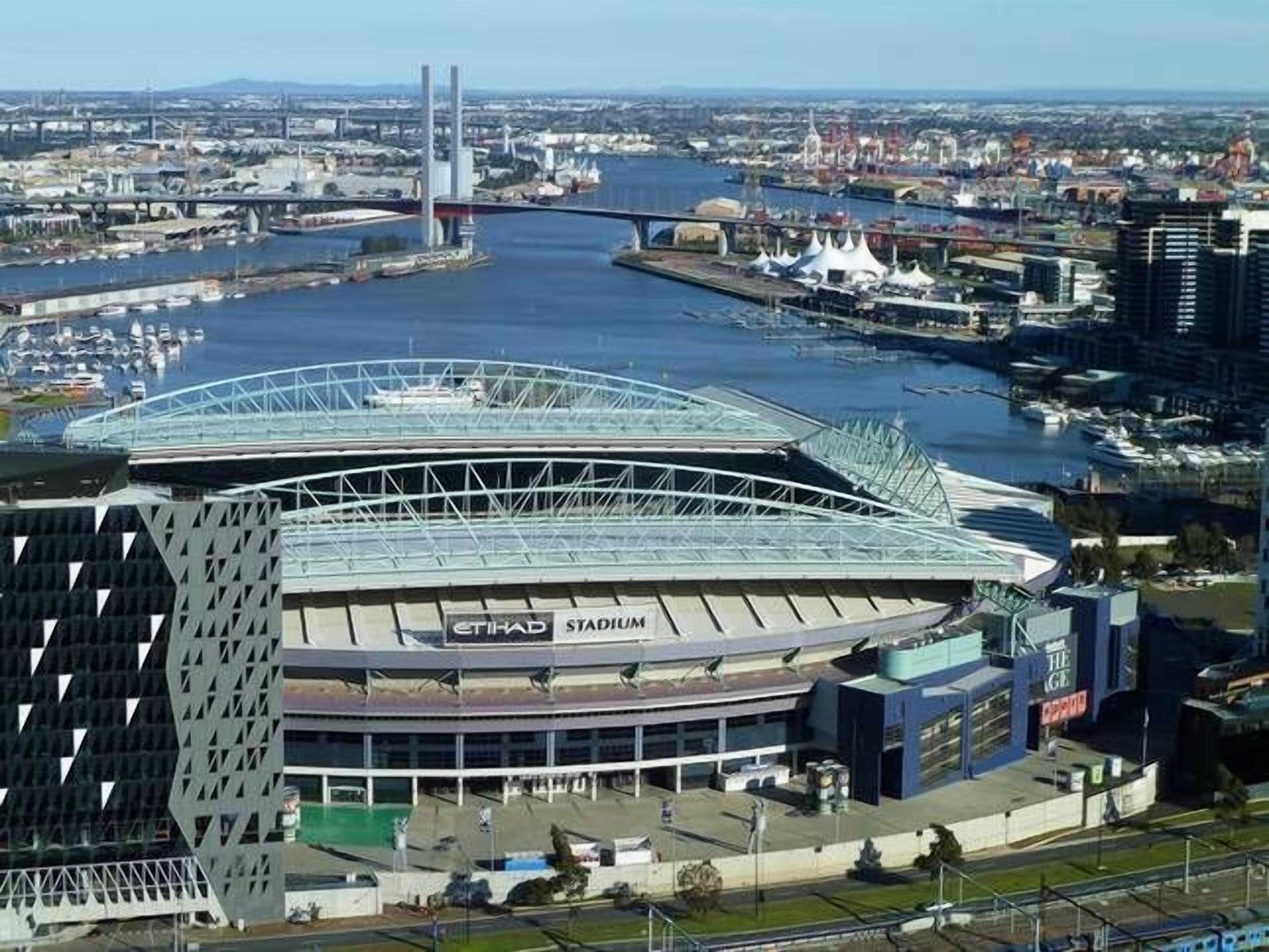 IMPRESSIVE WATER VIEWS to Docklands and Overlooking the Bay