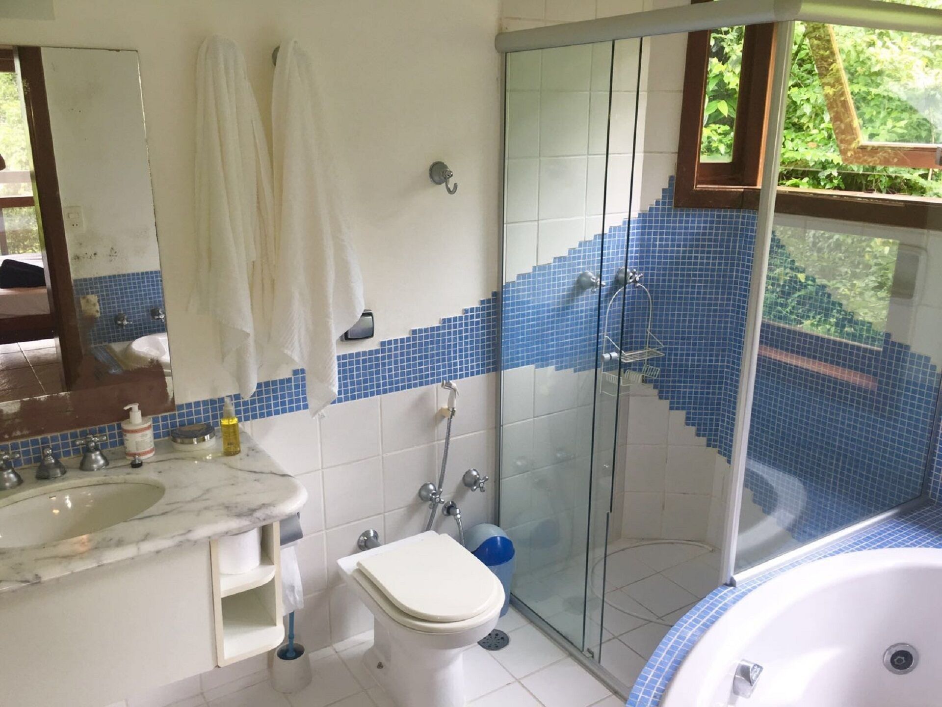 BEAUTIFUL HOME WITH PANORAMIC WISE