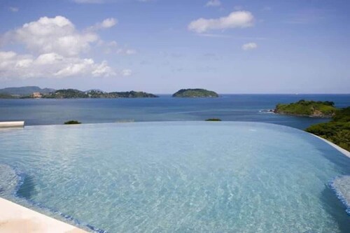 Big hillside villa in Potrero with pool and panoramic ocean views