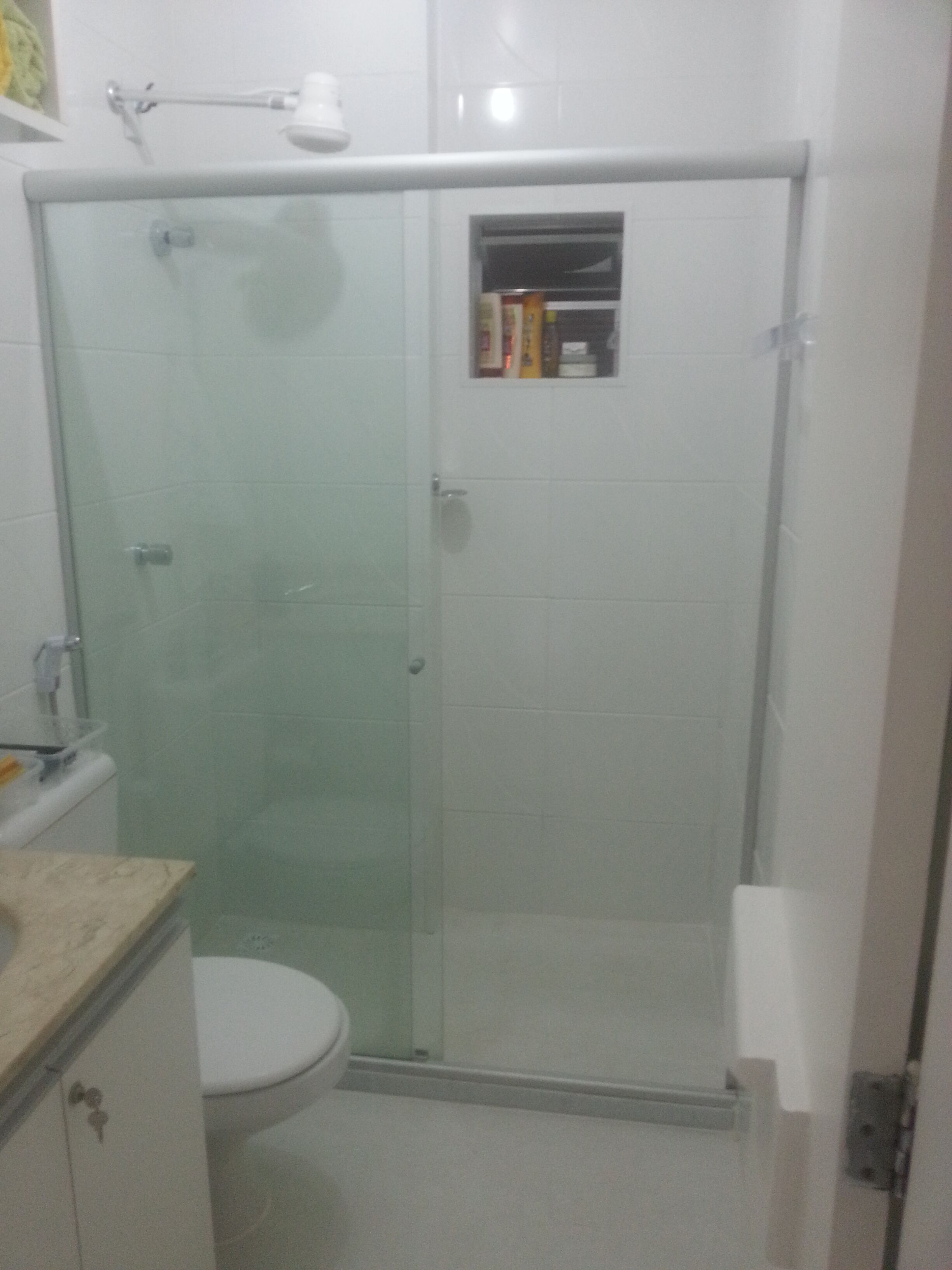 Ground floor apt with 3 bedrooms all furnished in gated community Guarajuba