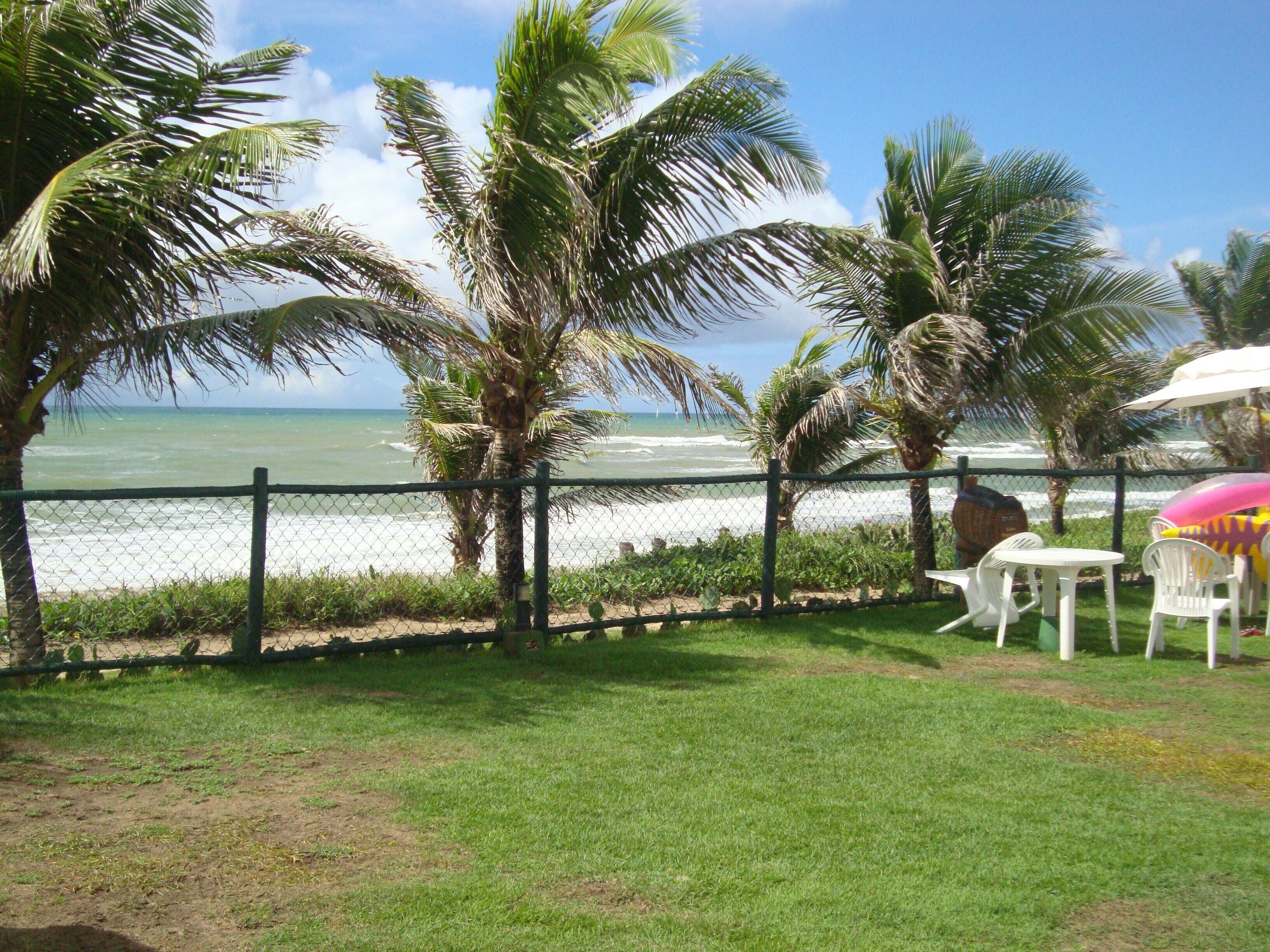 Ground floor apt with 3 bedrooms all furnished in gated community Guarajuba