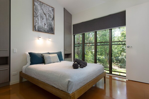 1 bedroom, free WiFi, bed sheets - Noosa Lakehouse 2 Bedroom (1 Bedroom lockoff) Noosa's favourite lake retreat (Sunshine Coast)