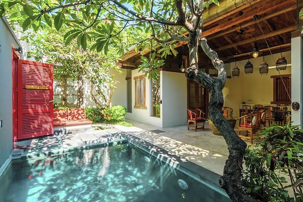 Bali Ginger Villa: 2 bedroom villa with private pool