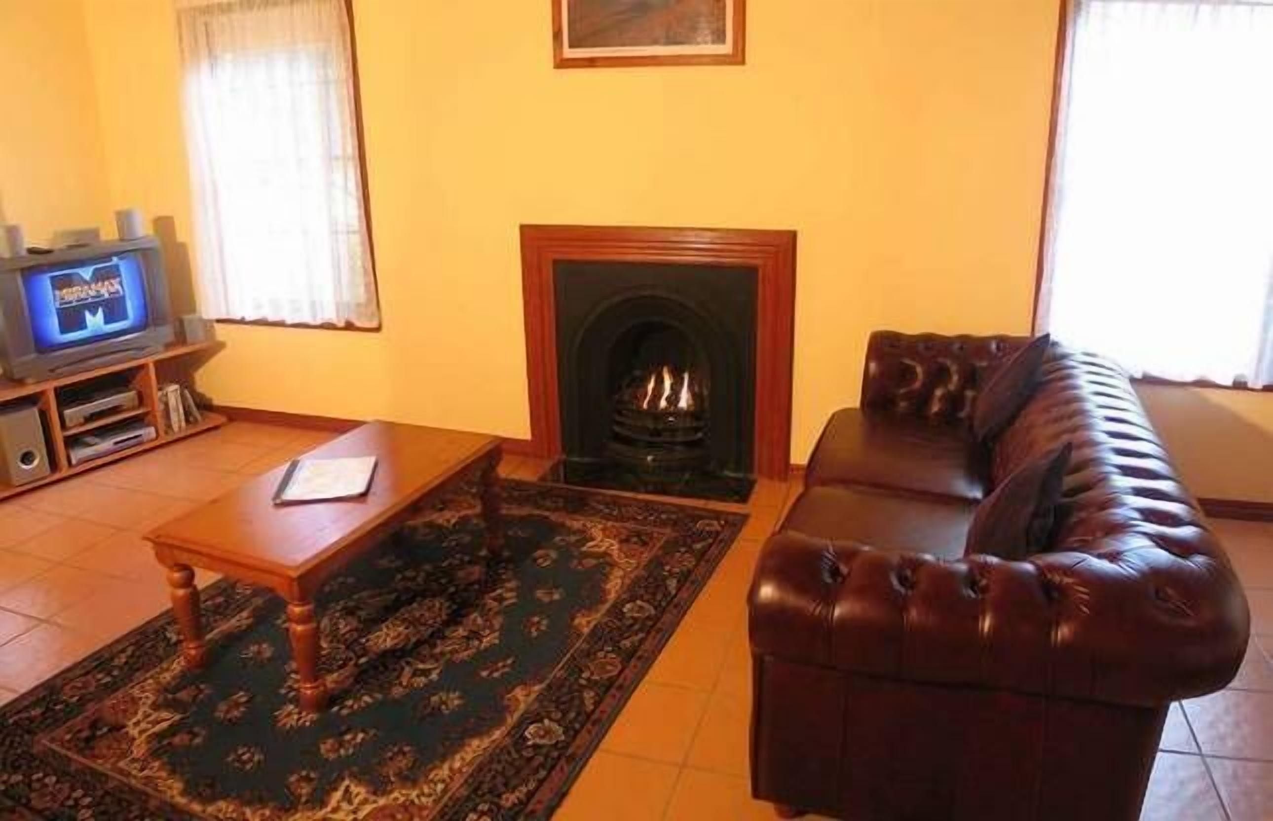 Heatherlie Cottages Halls Gap