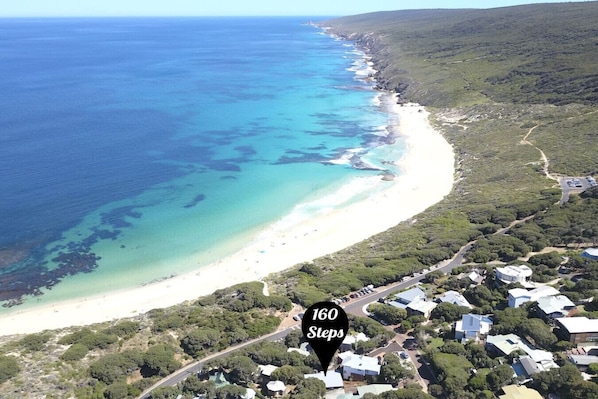 Plage à proximité, parasols