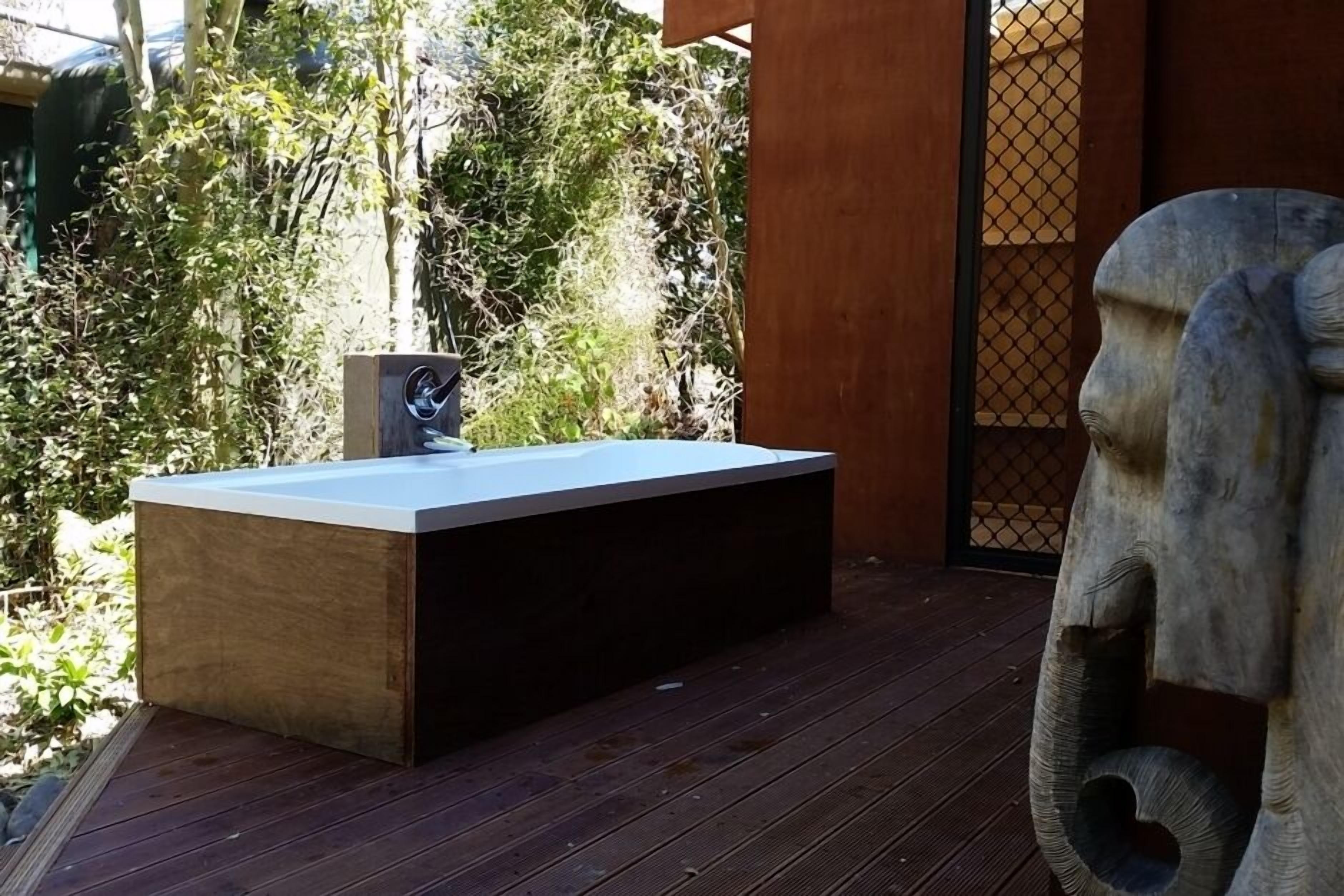 outdoor bath