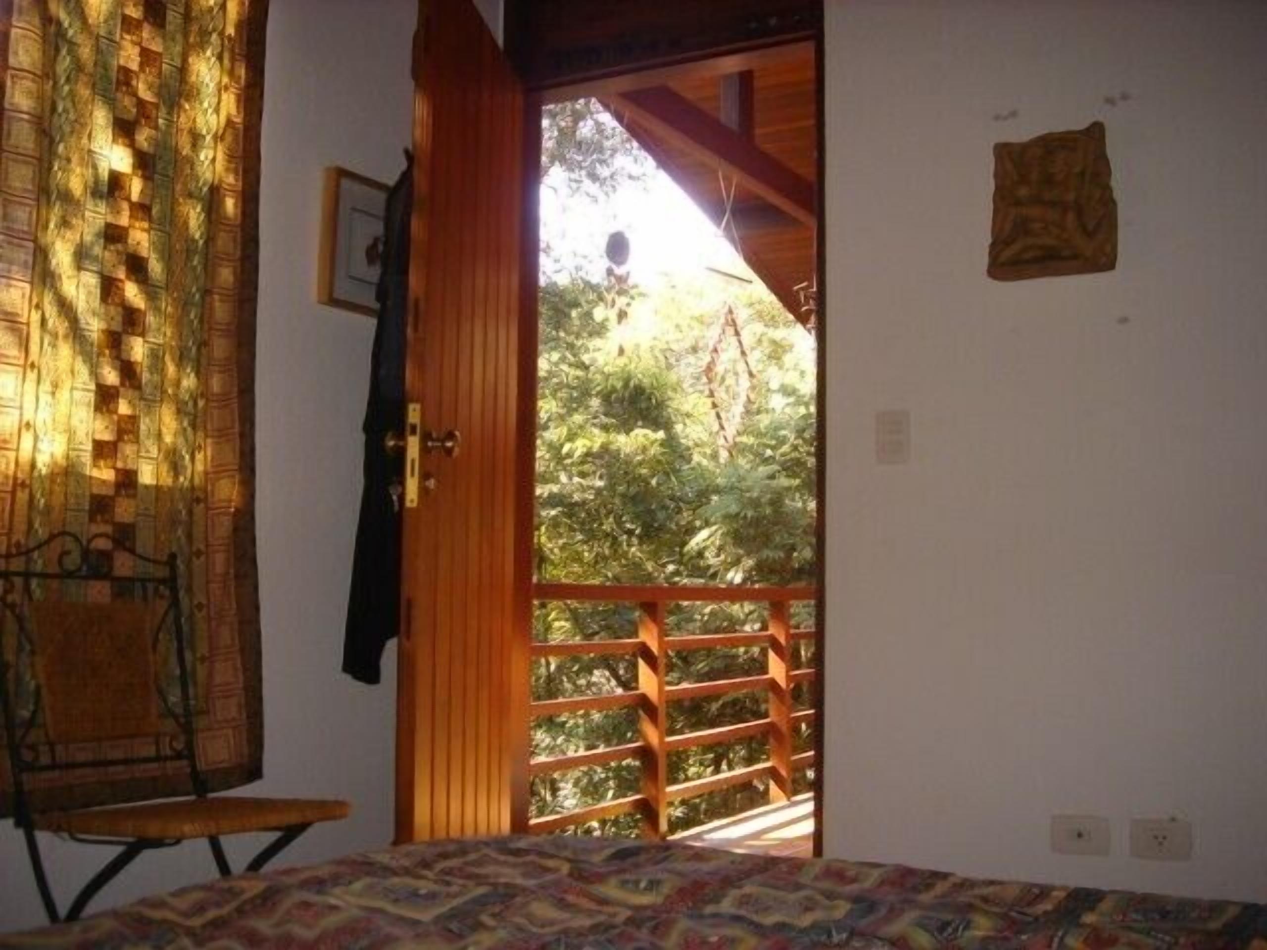 Beautiful mountain home in the gated community near the capital of SP.