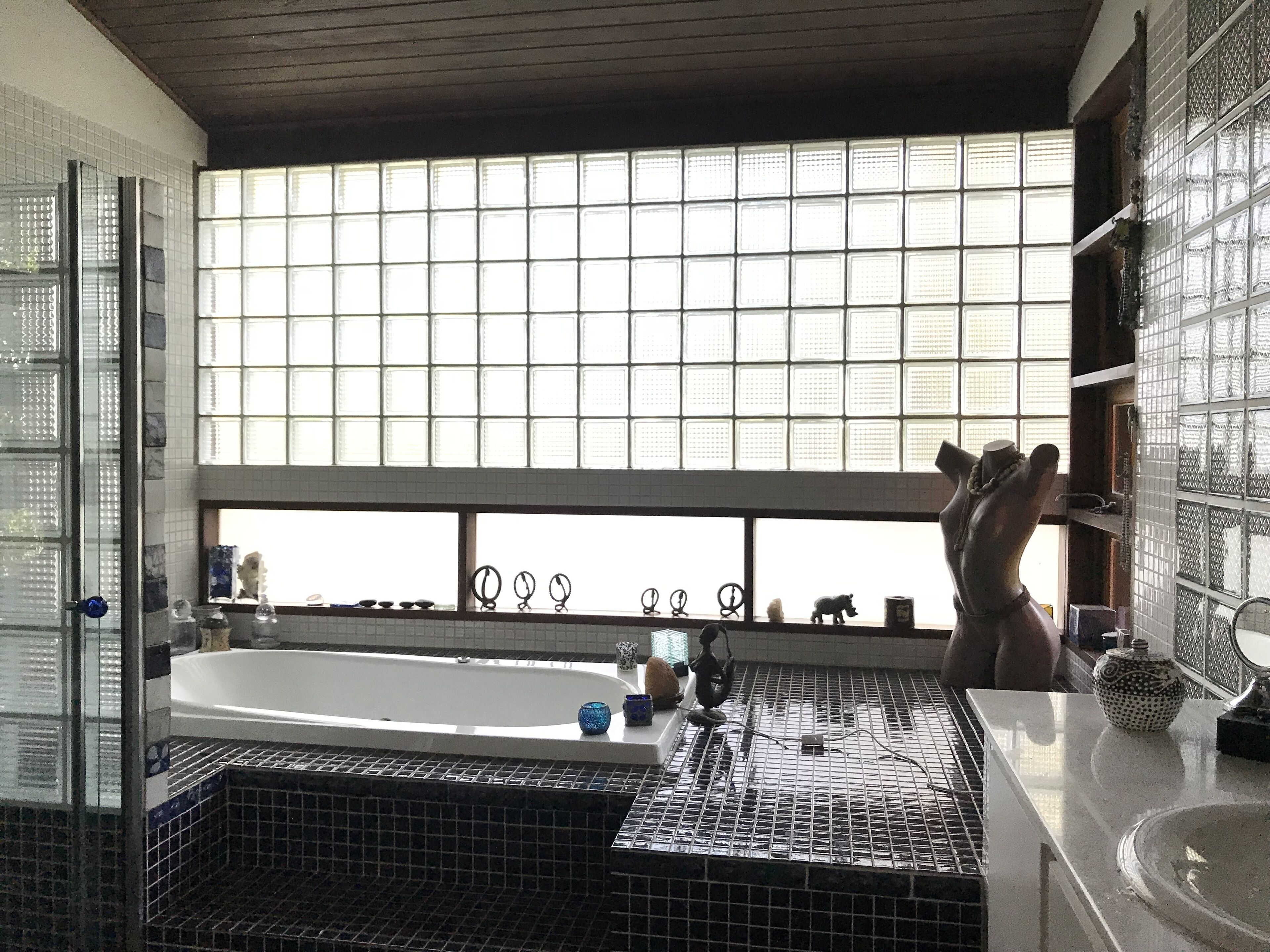 Beautiful mountain home in the gated community near the capital of SP.