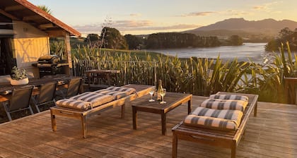 Grandes puestas de sol desde nuestra enorme piscina y piscina Spa