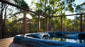 Pool - Casa Lagrima - Outdoor Jacuzzi - Bush Views (HEPBURN)