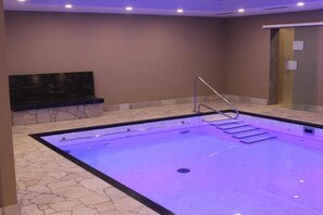 Indoor pool, open 8:00 AM to 8:00 PM, sun loungers - Hotel Muschinsky (Bad Lauterberg)