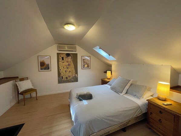 1 bedroom, desk, iron/ironing board, free WiFi