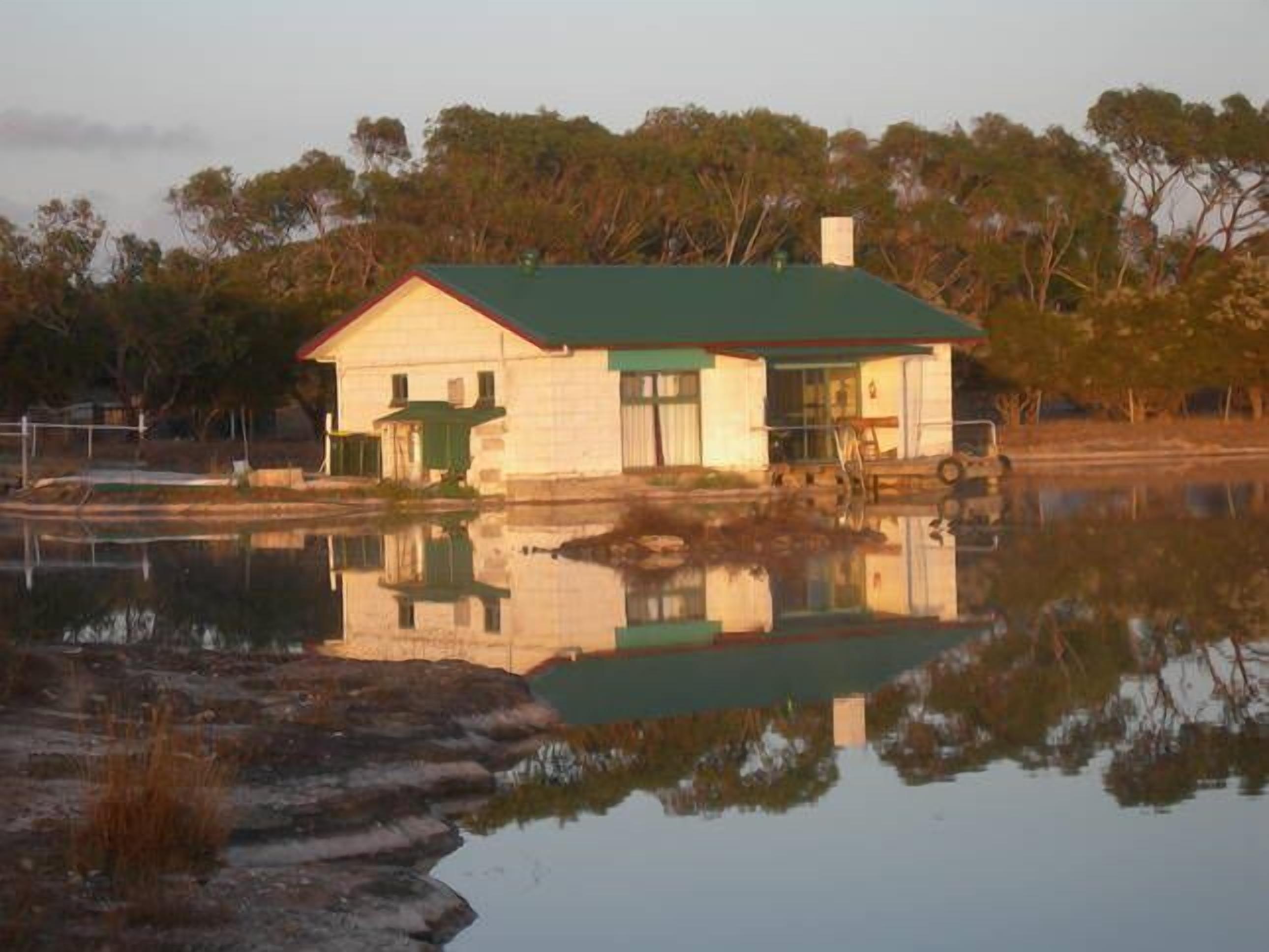 Fly Fishing Lodge - Stay only or go fishing