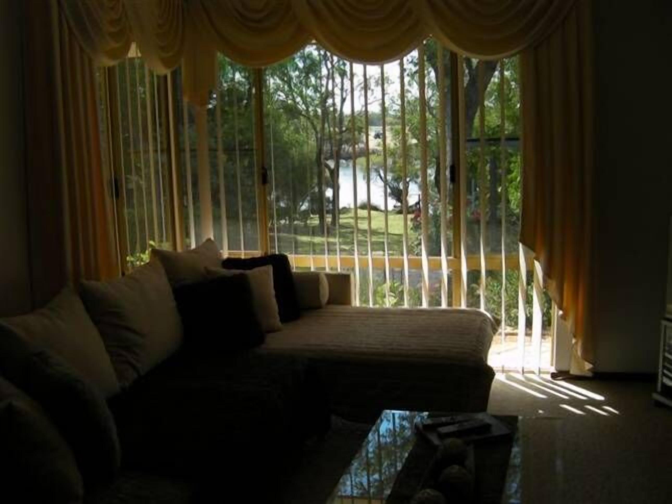 The Ravenswood Retreat