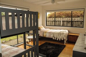 3 bedrooms, desk, iron/ironing board, free WiFi