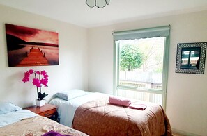 2 bedrooms, iron/ironing board, free WiFi, bed sheets