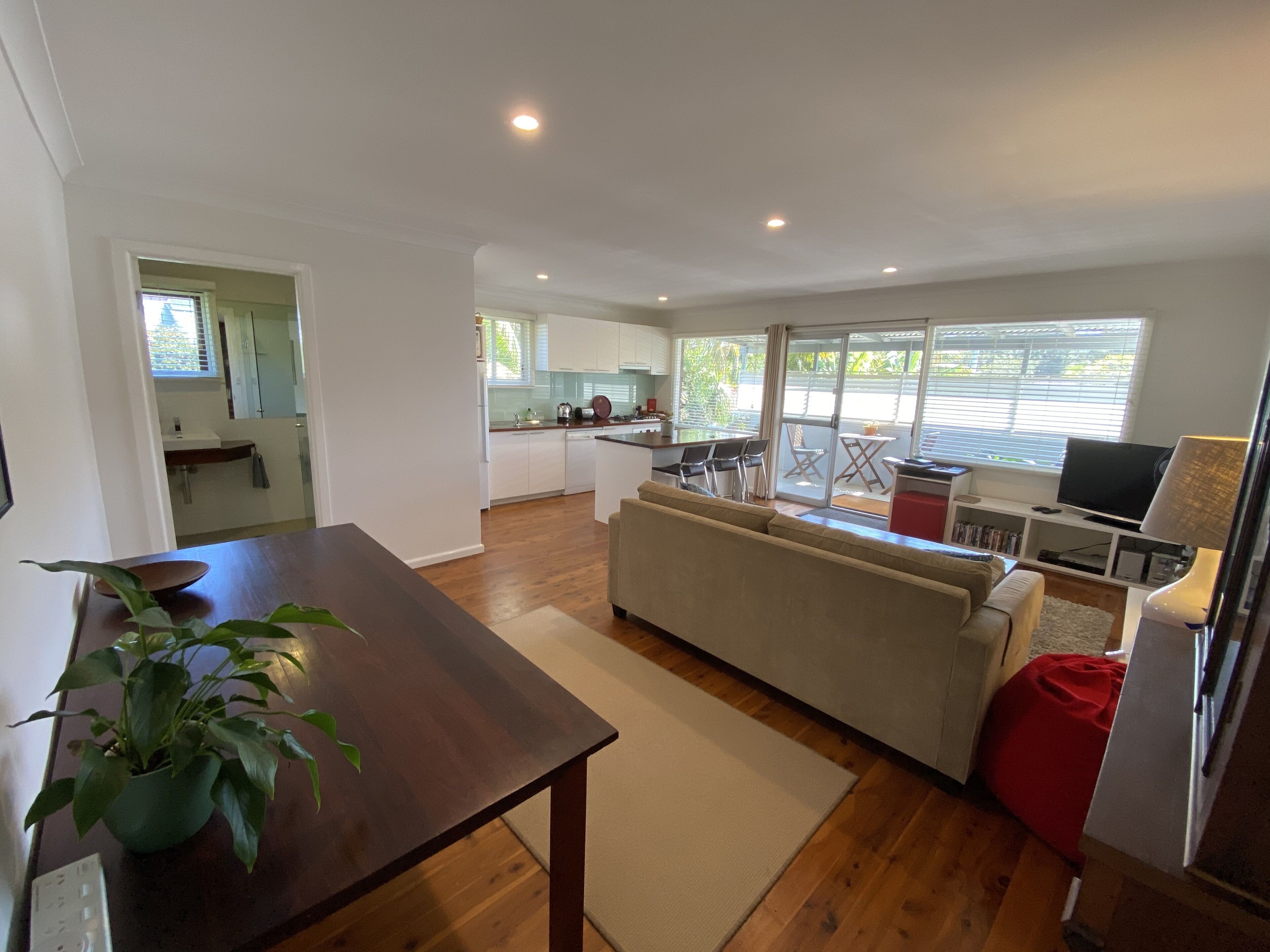  Avalon Beach Break is a Romantic airconditioned getaway100 meters to the beach! — image 13