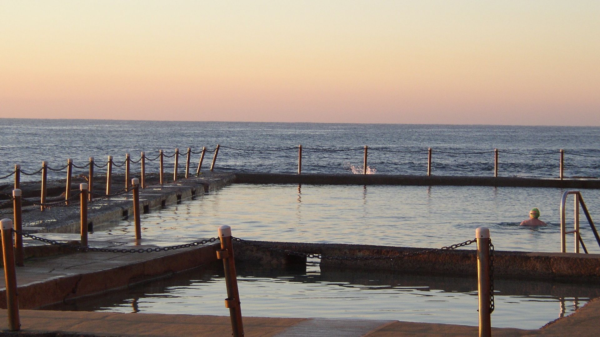  Avalon Beach Break is a Romantic airconditioned getaway100 meters to the beach! — image 19