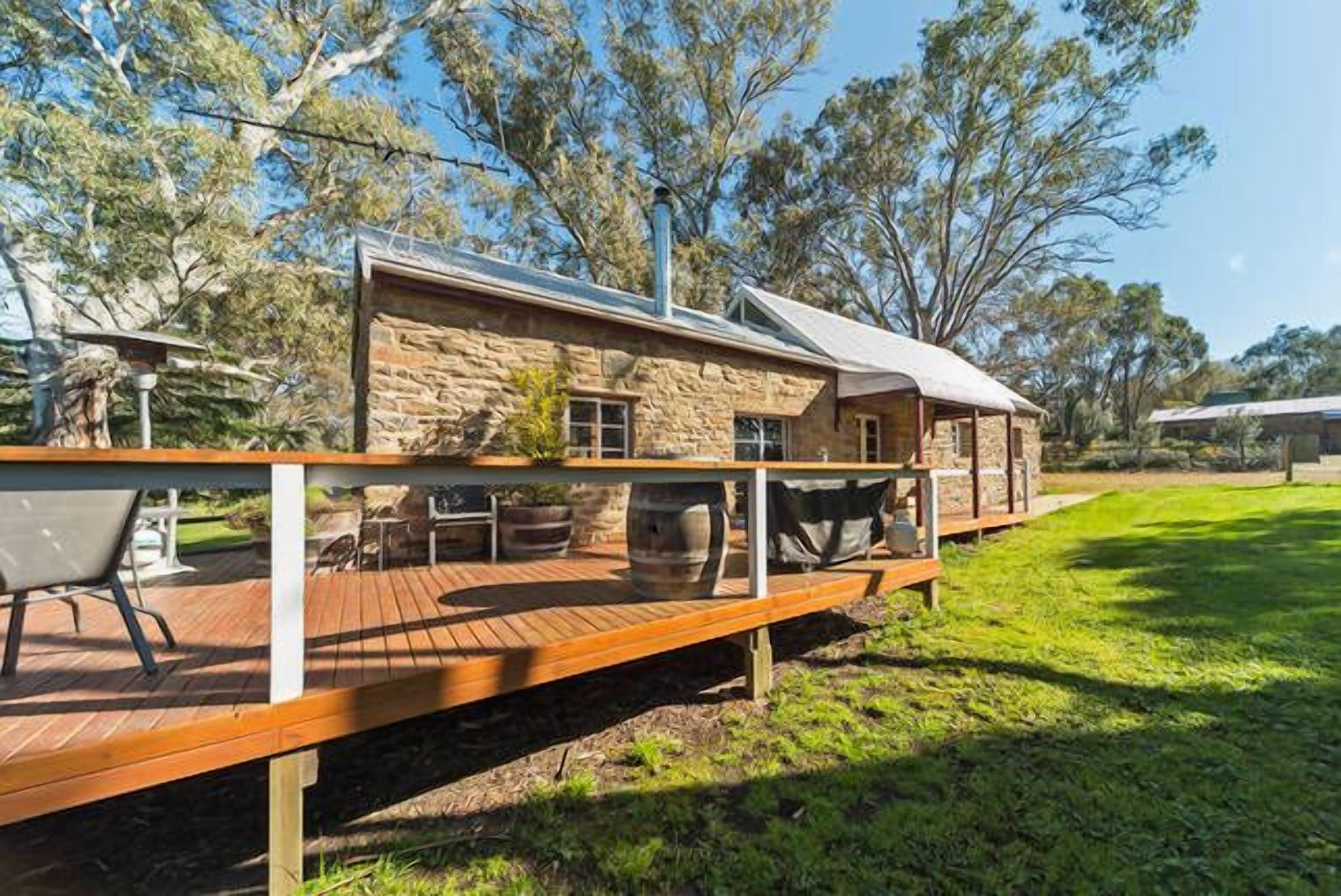 The stables in the country cottages of the 1860s — image 3