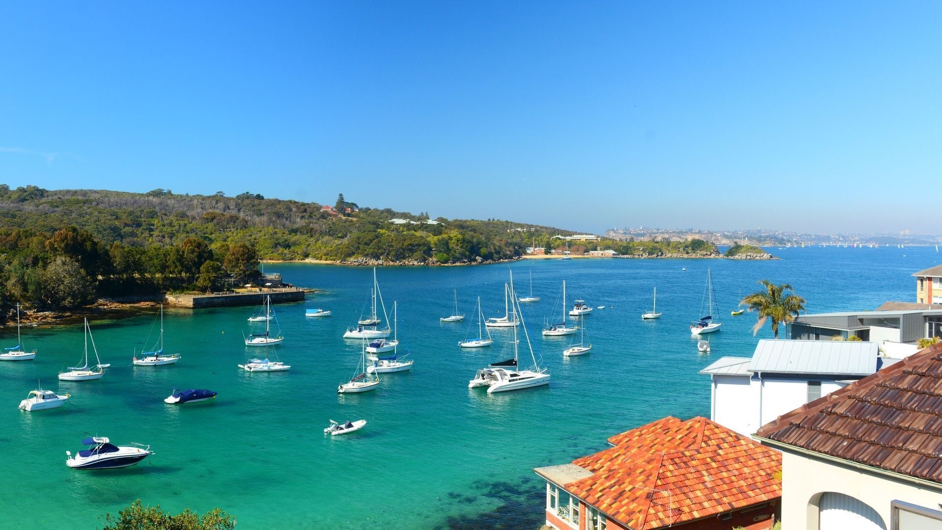 Beachfront Penthouse Apartment — image 24