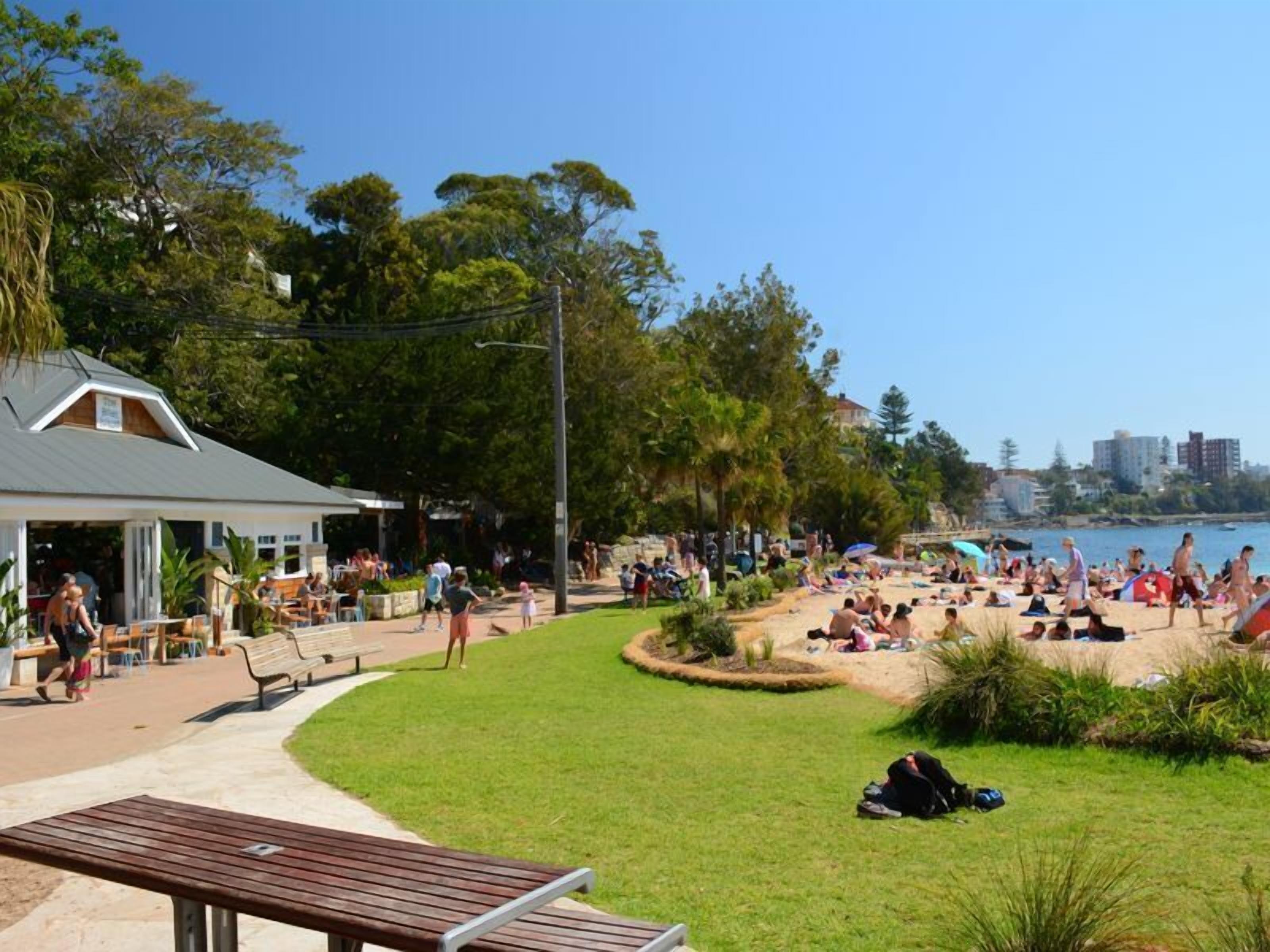 Beachfront Penthouse Apartment — image 28