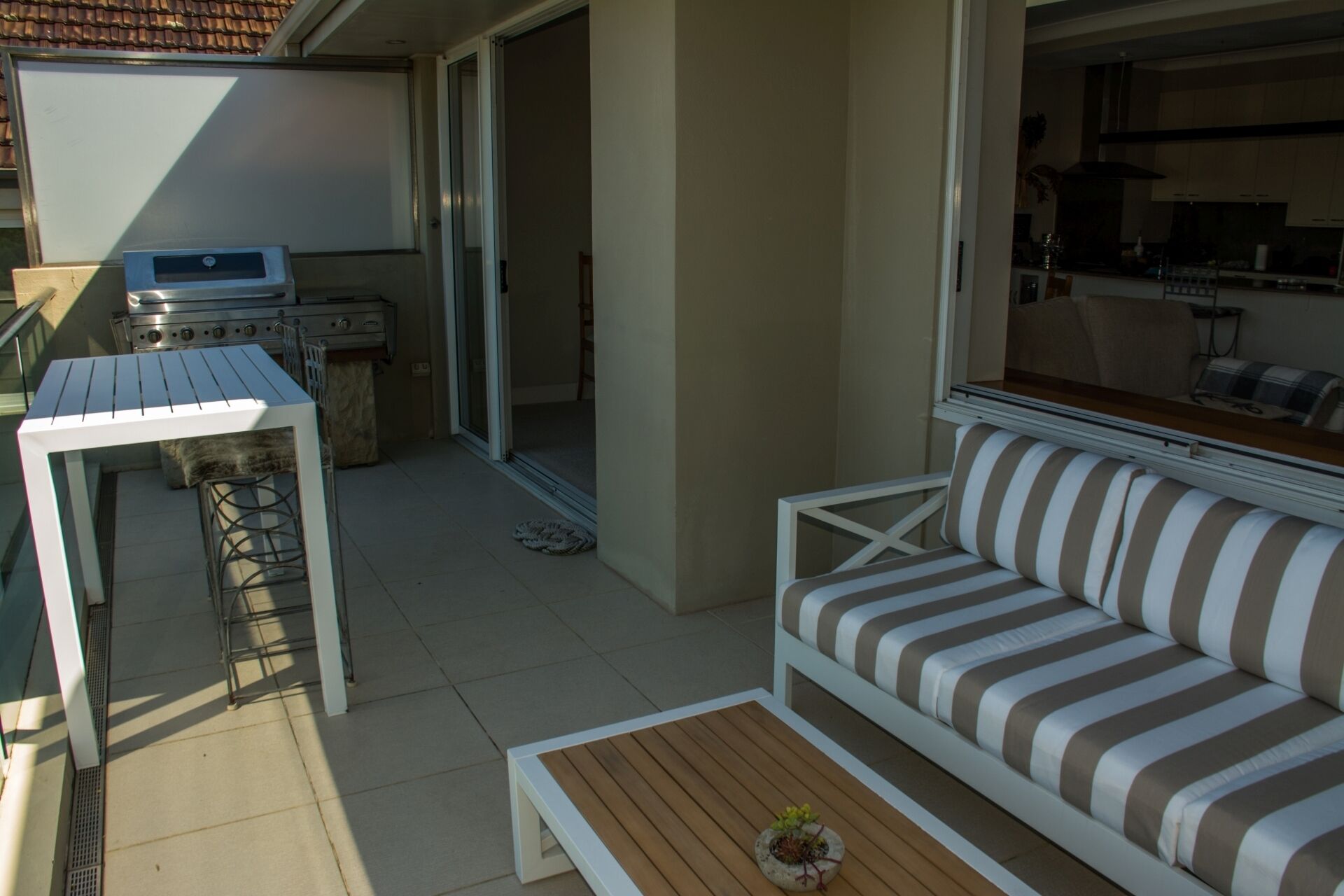 Beachfront Penthouse Apartment — image 15