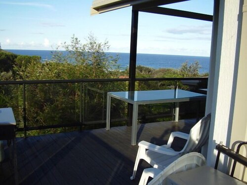 STRATHMORE LODGE  UNIT 1. UPPER LEVEL. Spectacular views of Lighthouse Beach.