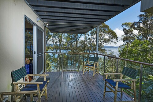 The Folly, Between the ocean & the lake