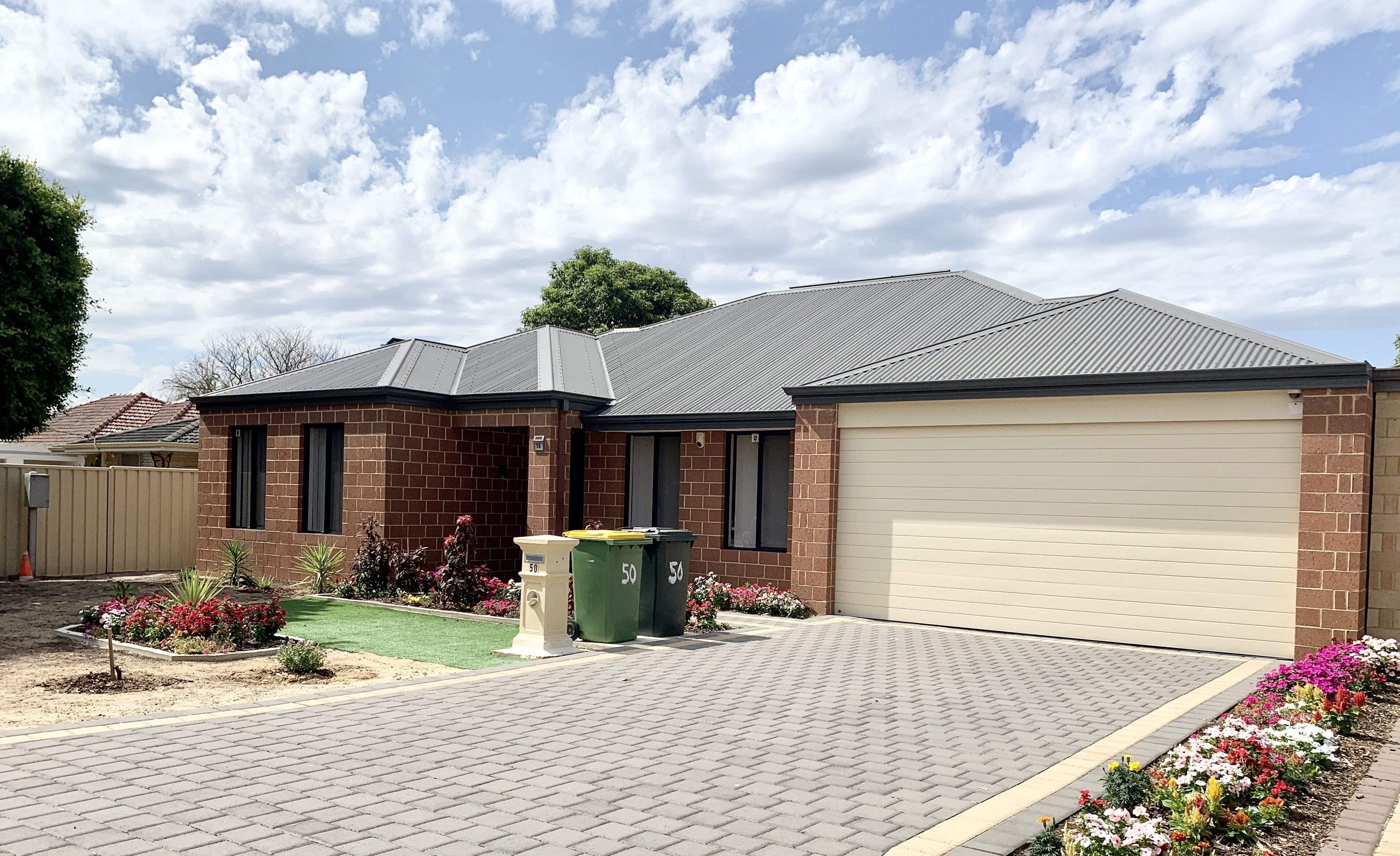Cannington Home Accommodation House 5 (4 bedrooms and 2 bathrooms). — image 2