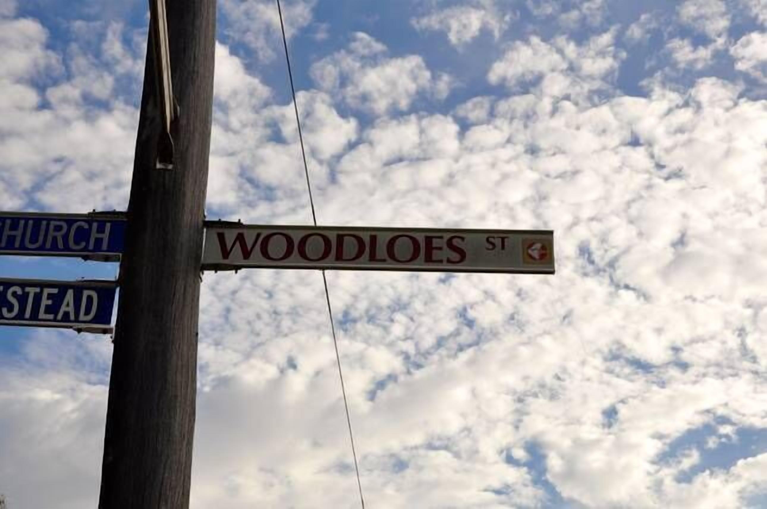 Cannington Home Accommodation House 5 (4 bedrooms and 2 bathrooms). — image 19