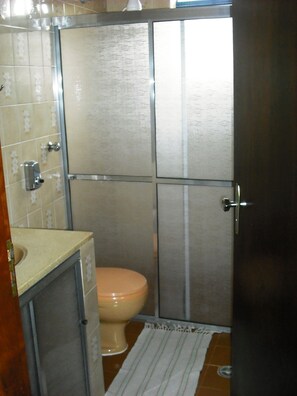 Shower - The Beautiful Farm Our Dream - Swimming Pool, Mini Field, Gardens and Kiosk. (Socorro)