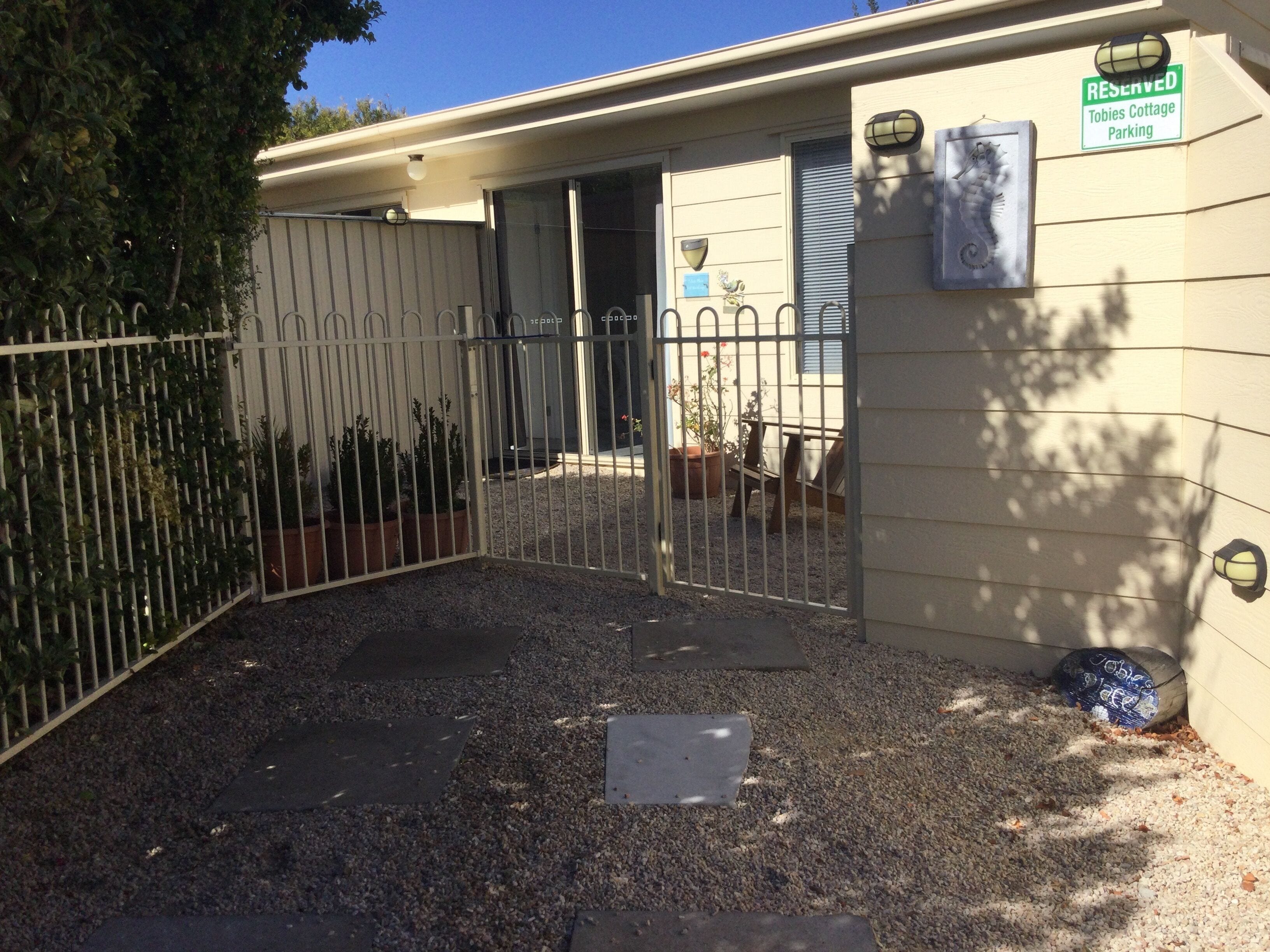 Tobies Cottage relocation and holiday home — image 30