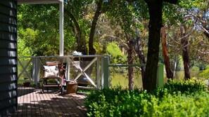 Property grounds - Boatshed House - On the shores of Lake Daylesford (Daylesford)