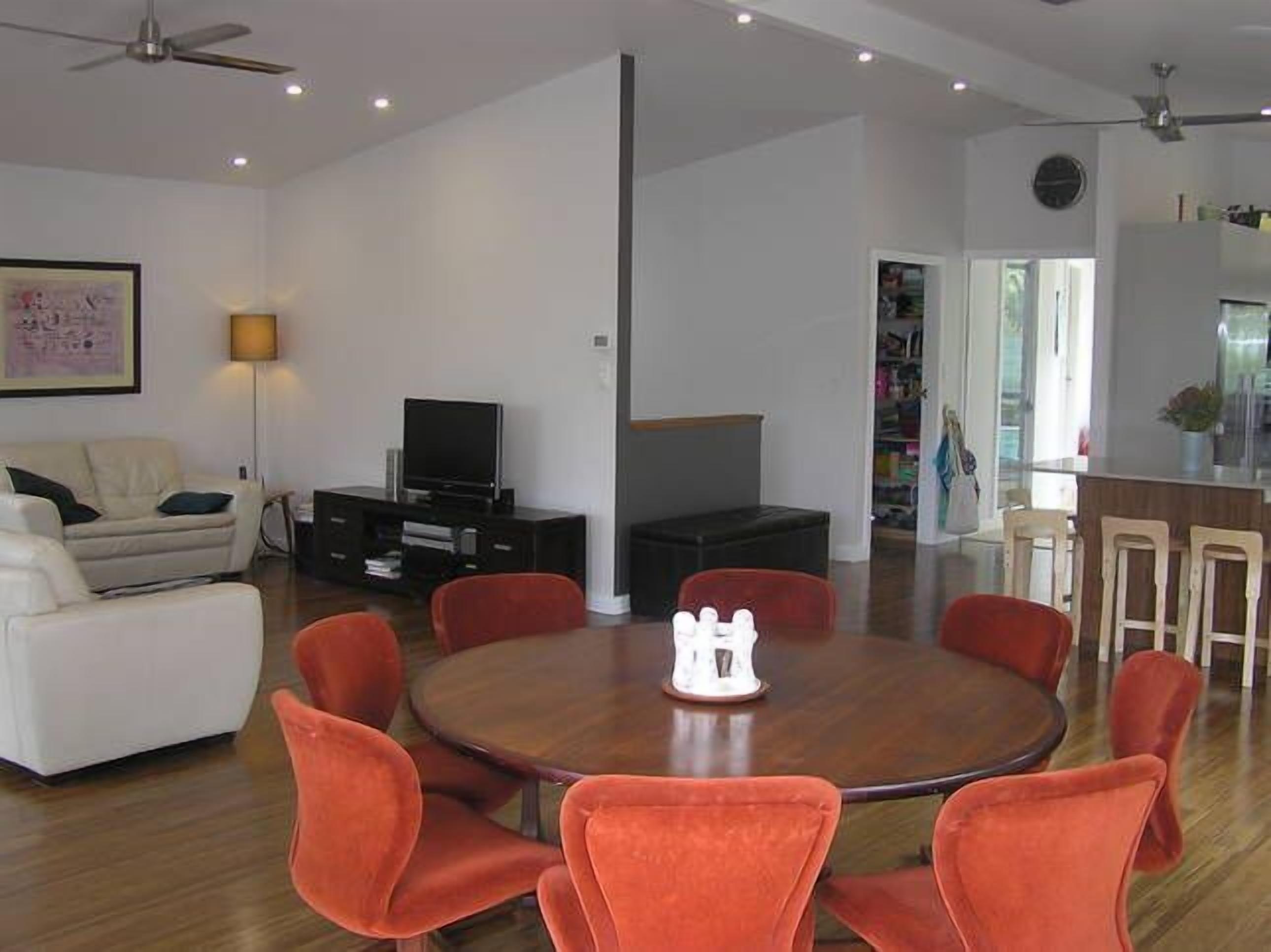 Treehouse, North Narrabeen - Hosted by: L'Abode Accommodation