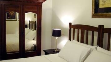 2 bedrooms, iron/ironing board, travel cot, WiFi