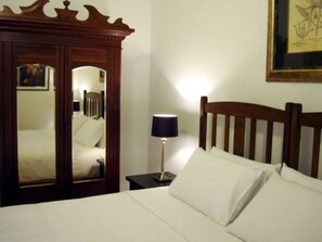 2 bedrooms, iron/ironing board, travel cot, WiFi