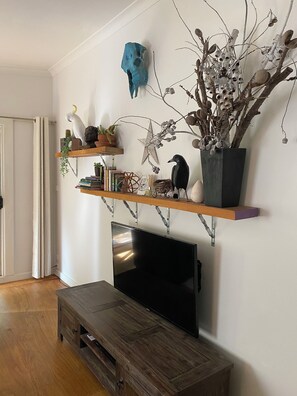 Interior - Salt Spring Art Retreat; (Daylesford)