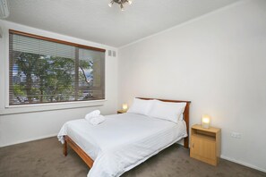 1 chambre, fer et planche à repasser, Wi-Fi, literie fournie