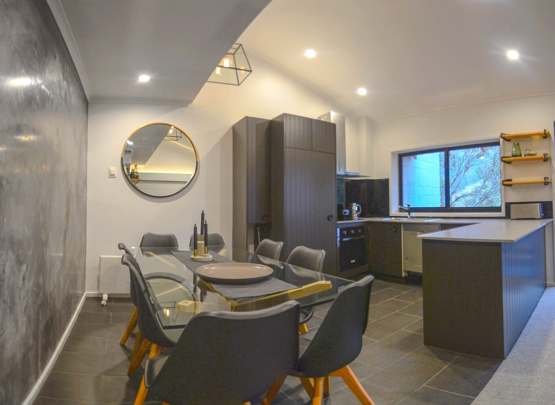 Four Star 4-bedroom apartment in the centre of Thredbo — image 4