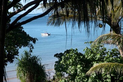 Seasons - Beachfront- Amazing views