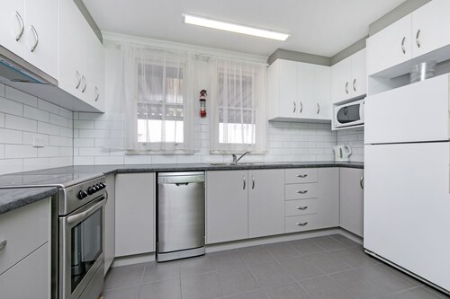 Breakaway Holiday House - close to beach